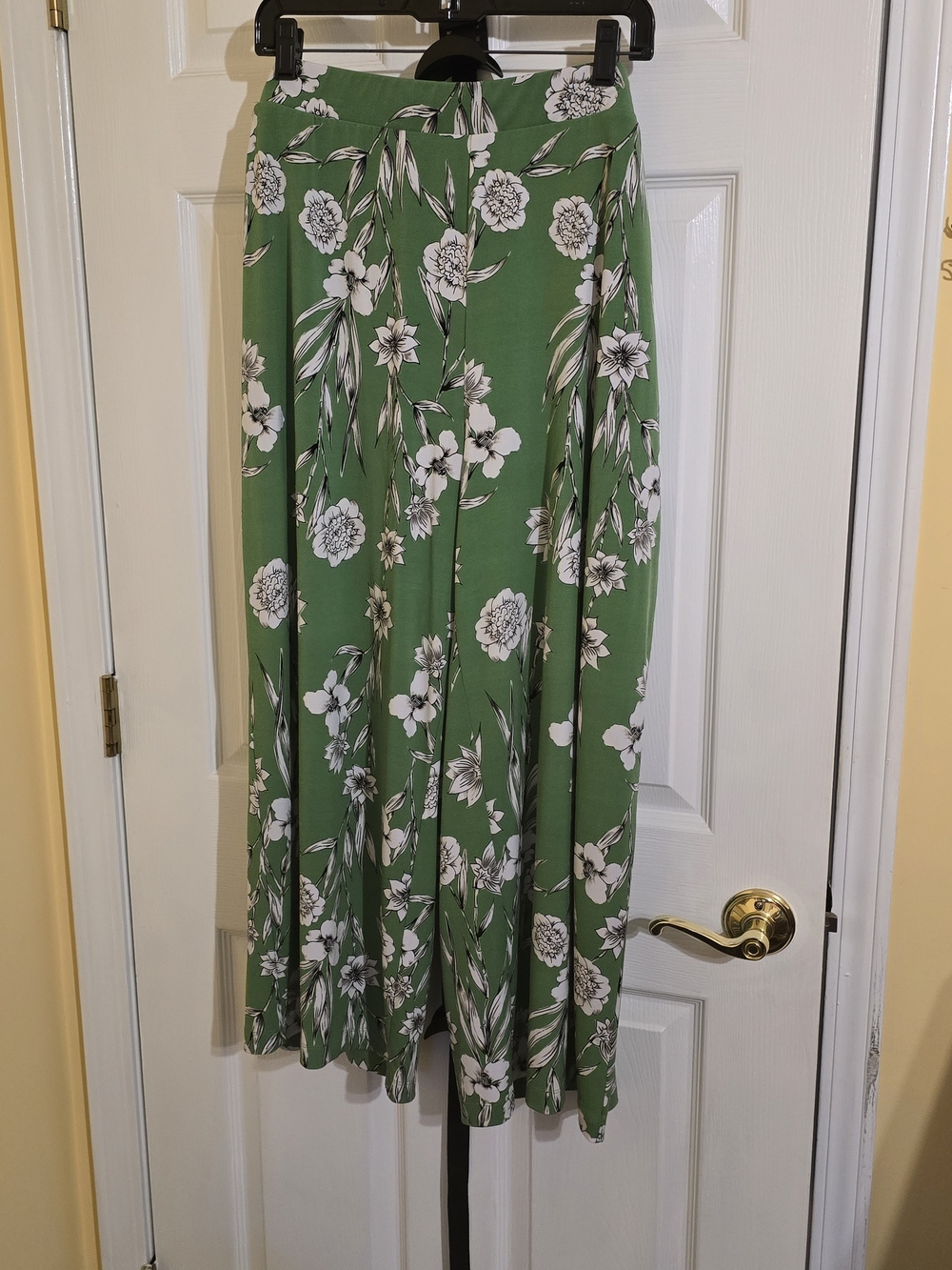 new directions Green Floral Wide-Leg Pants